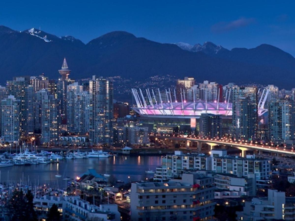 Park Inn & Suites By Radisson Vancouver Exterior foto